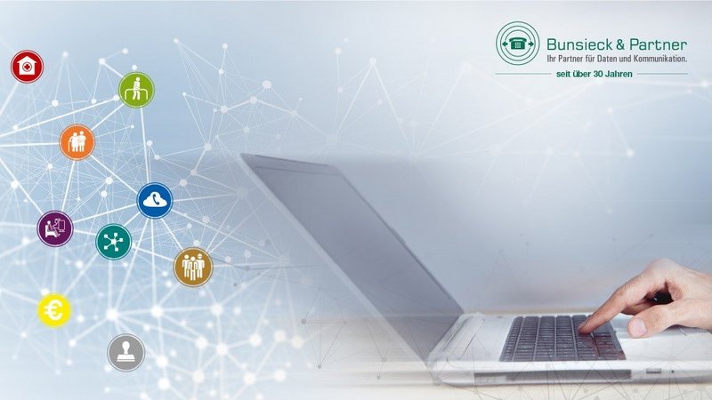 BEWATEC Sales Partner: Bunsieck & Partner, Hand bedient Laptop, daneben Netzwerk mit bunten Icons